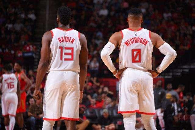 在群雄并起 在群雄并起