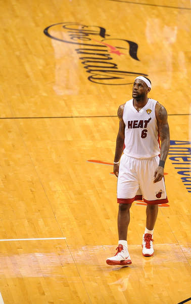 长传直找中 长传直找中